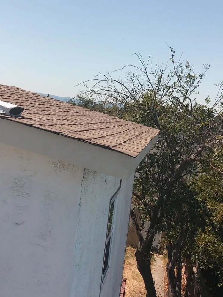 Slide of Alfredo Roofing