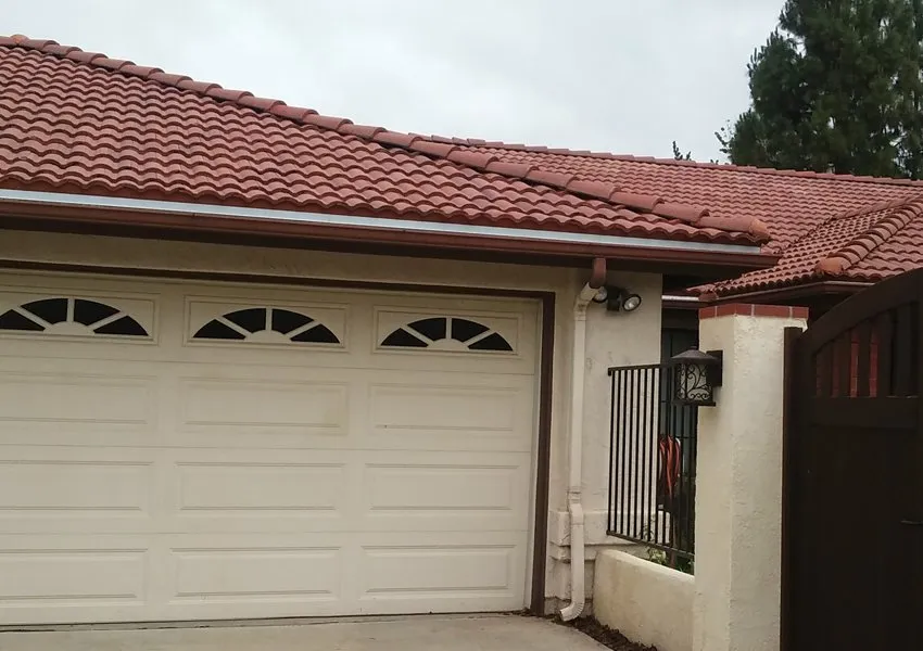 Slide of Alfredo's Roofing