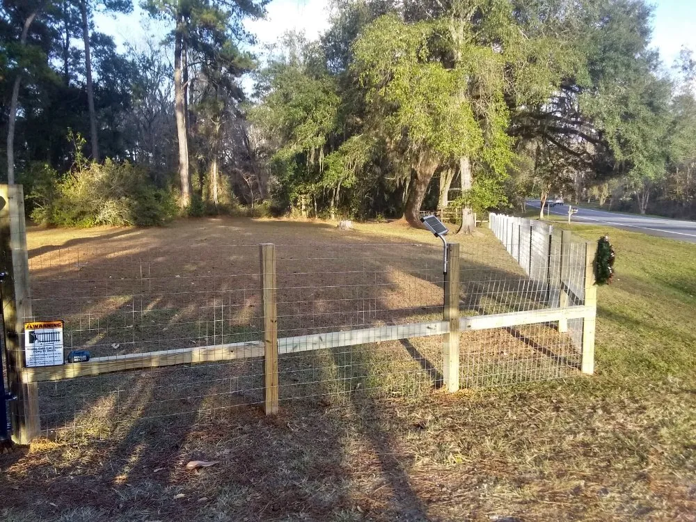 Slide of All seasons fence