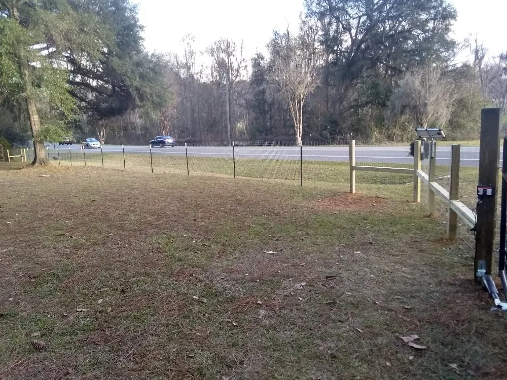 Slide of All seasons fence