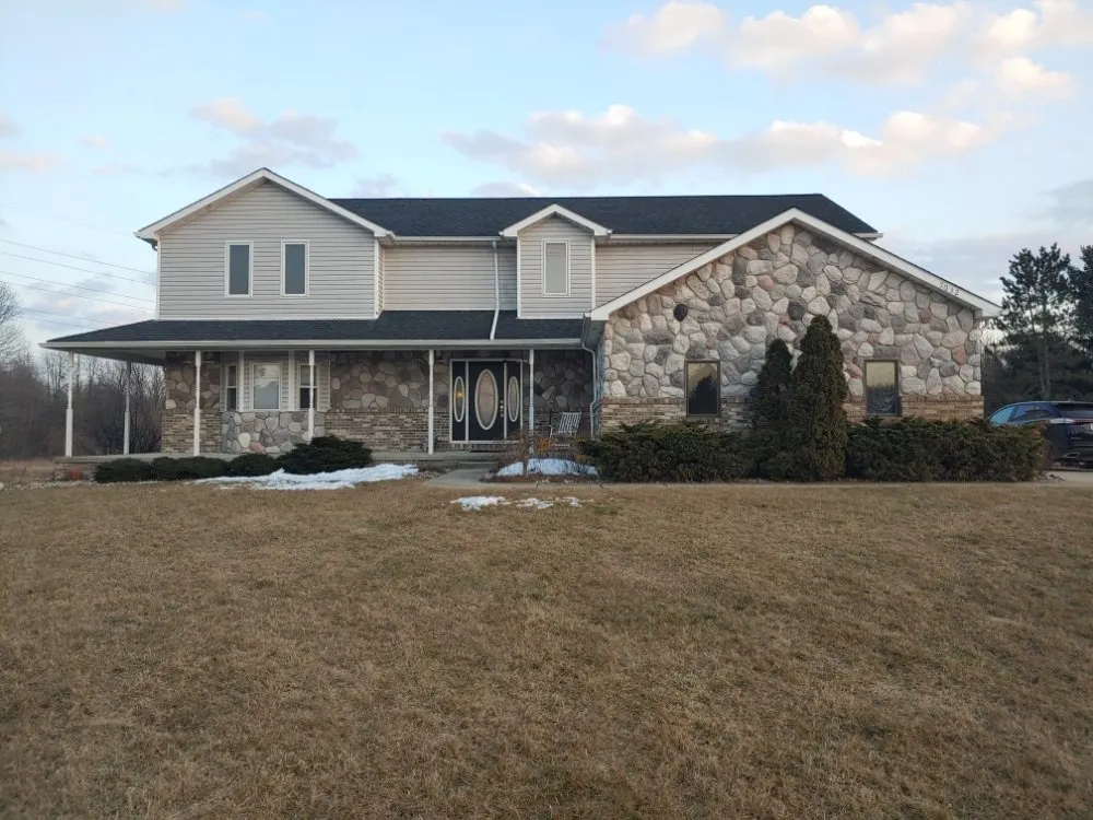 Slide of All That Roofing & More