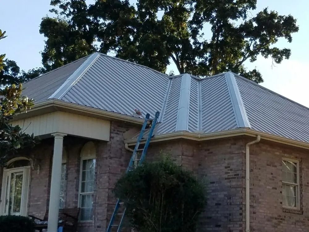 Top-rated roof repair with free inspection in St. Albans, WV by Allstate Gutters