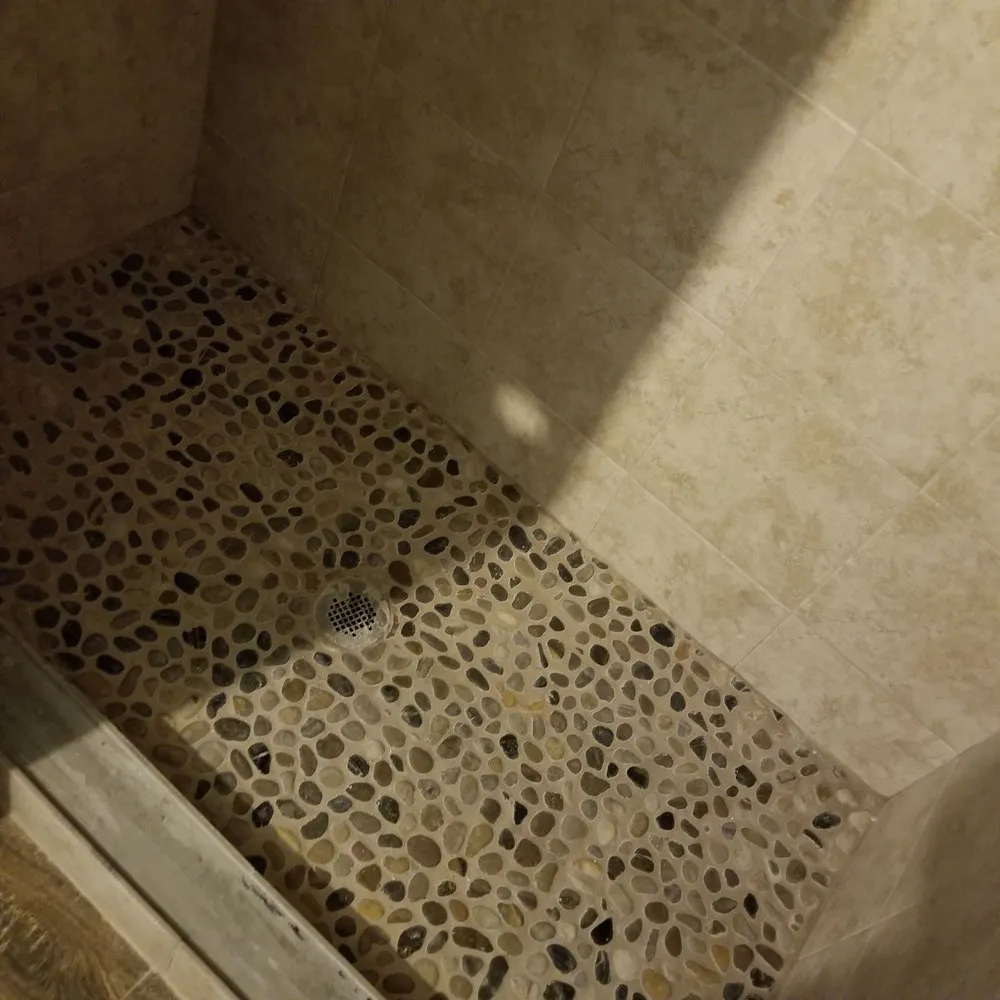 Slide of Almazo Construction