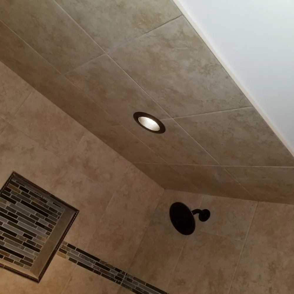 Slide of Almazo Construction