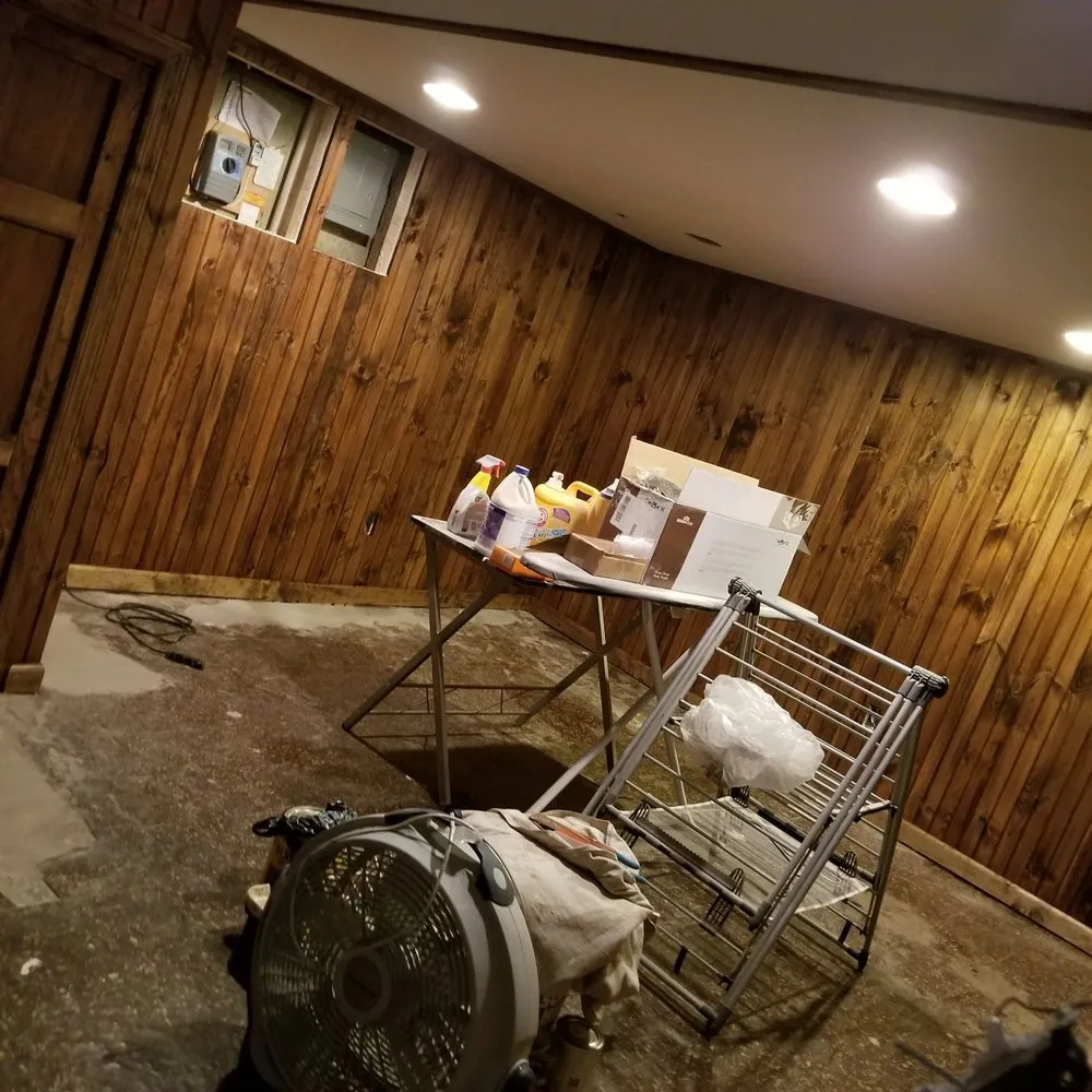 Slide of Almazo Construction