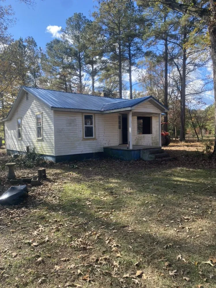 Slide of Alonso & Son Roofing