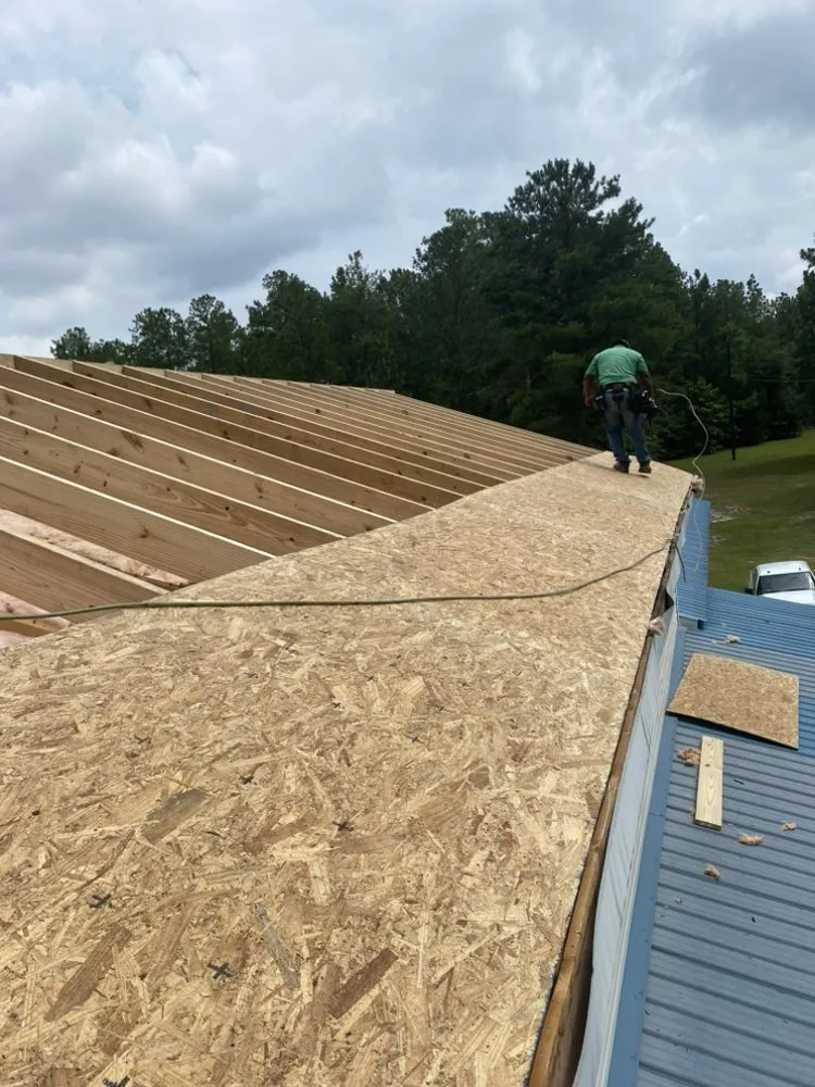 Slide of Alonso & Son Roofing