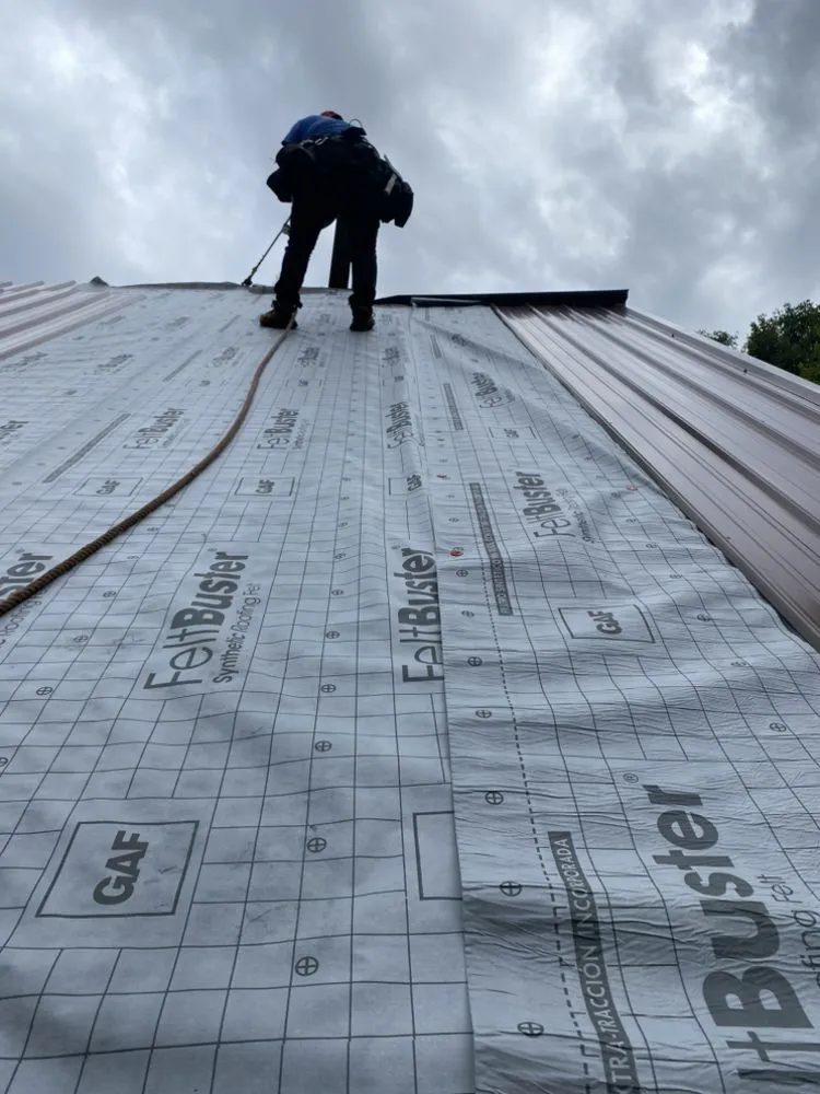 Slide of Alonso & Son Roofing