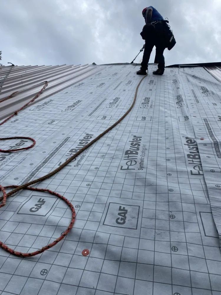 Slide of Alonso & Son Roofing