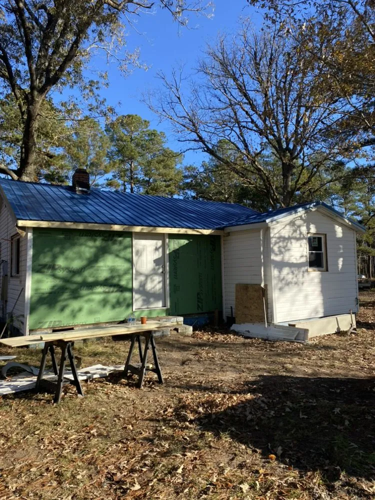 Slide of Alonso & Son Roofing