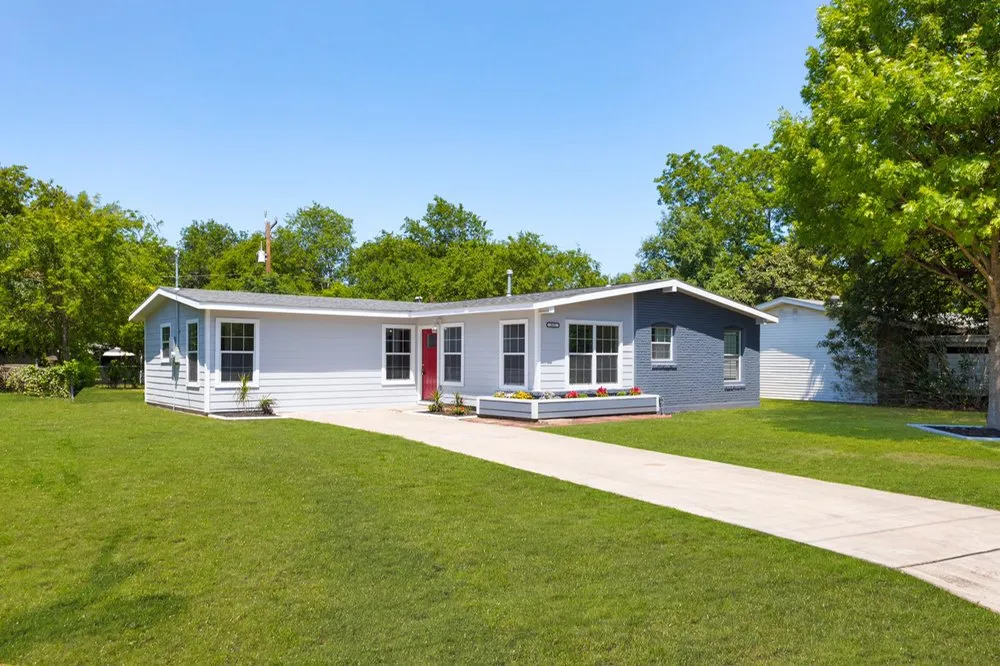 Slide of Alpha Construction & Roofing