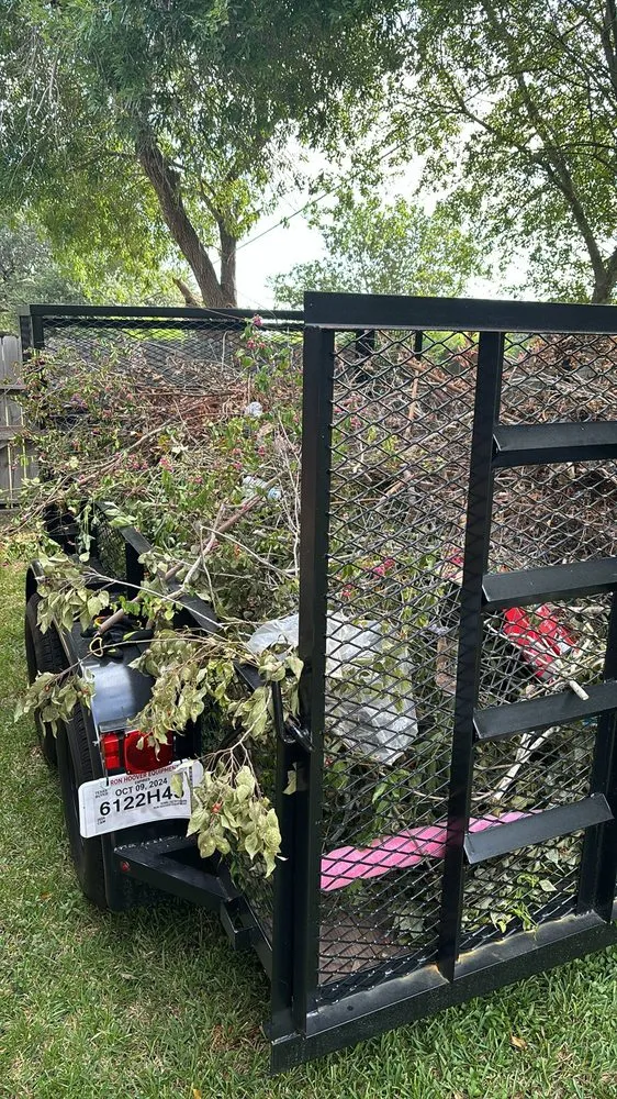 Slide of AL’s Lawn Service & Gonzalez Construction