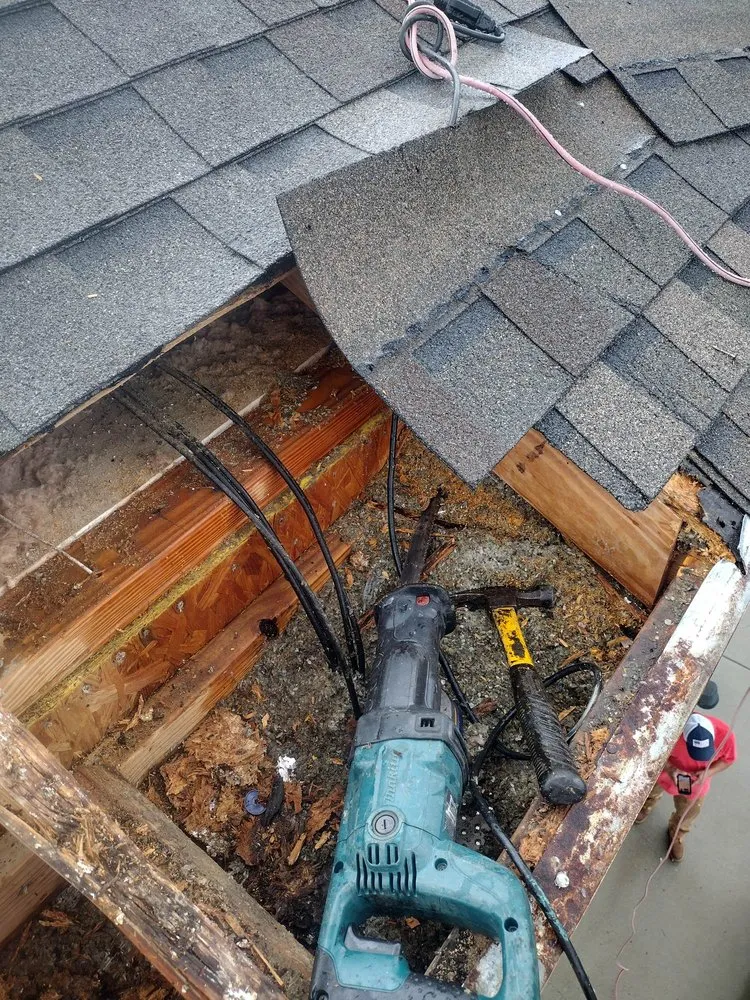 Slide of AL’s Lawn Service & Gonzalez Construction