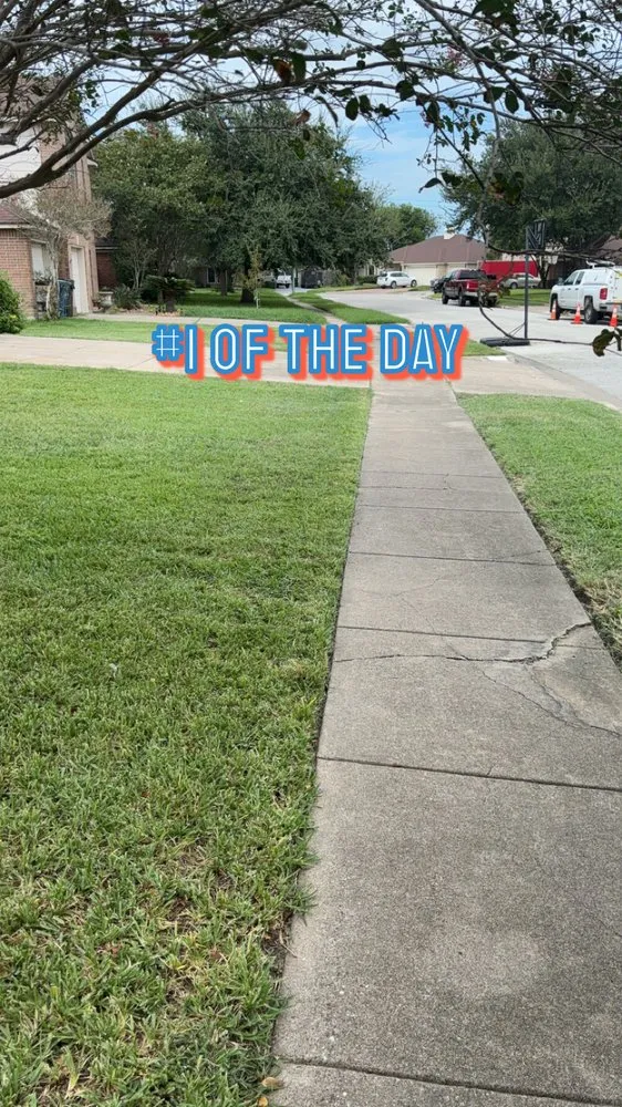 Slide of AL’s Lawn Service & Gonzalez Construction