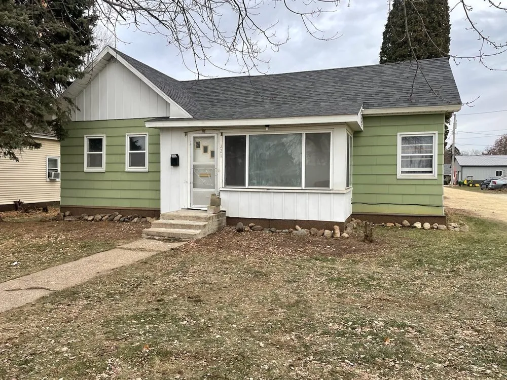 Emergency roof installation for homes in Lime Springs, IA by Al’s Roofing