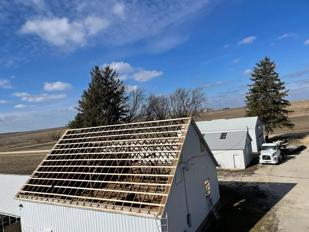 Top-rated shingle roofing service same-day service across Lime Springs, IA - Al’s Roofing