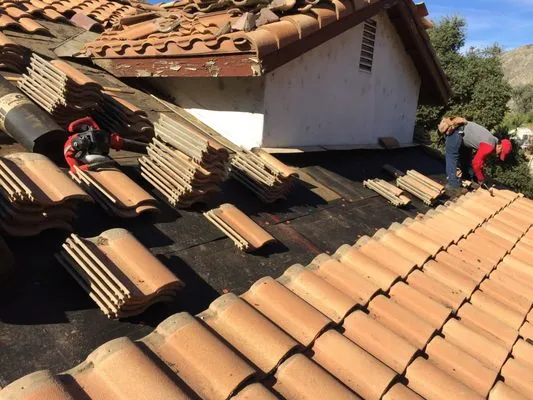 Al's roofing repairs Logo