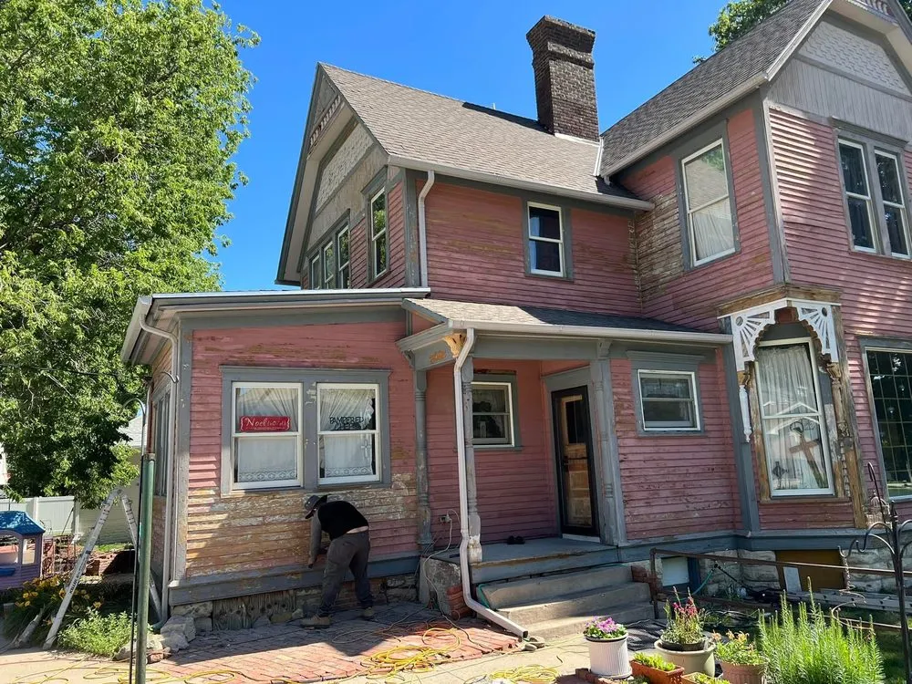 Slide of A.L.V construction LLC