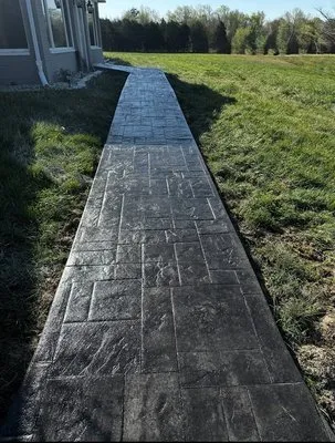 Alvarado Concrete & Construction Logo