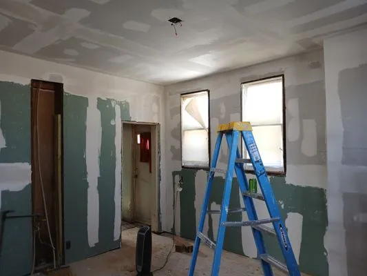 Alvarez Construction