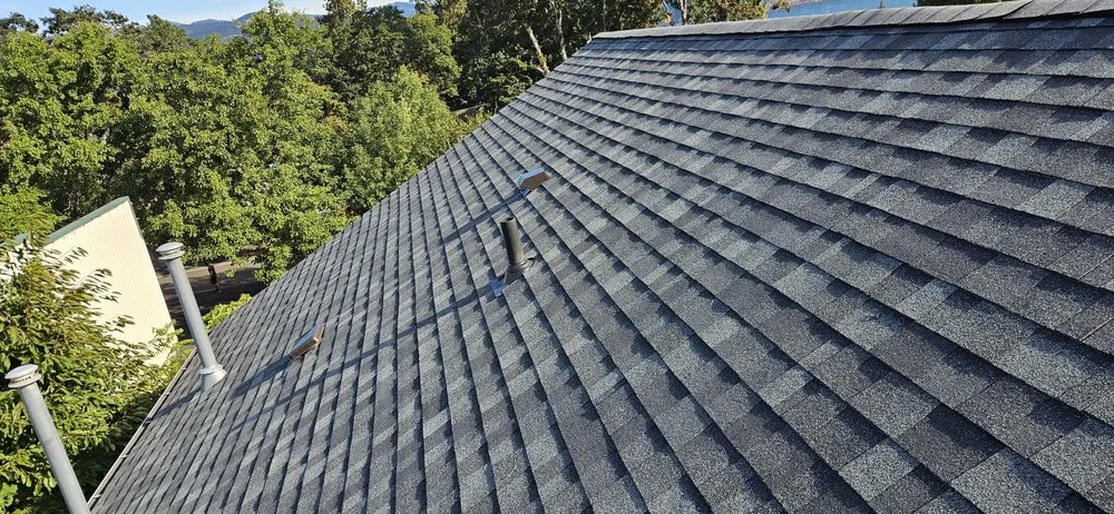 Slide of Alvarez Roofing and Construction