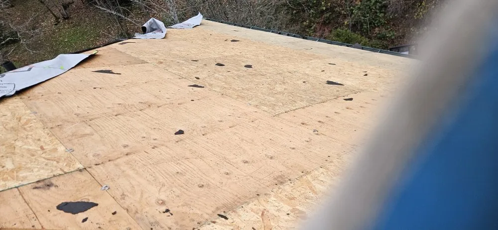 Slide of Alvarez Roofing and Construction