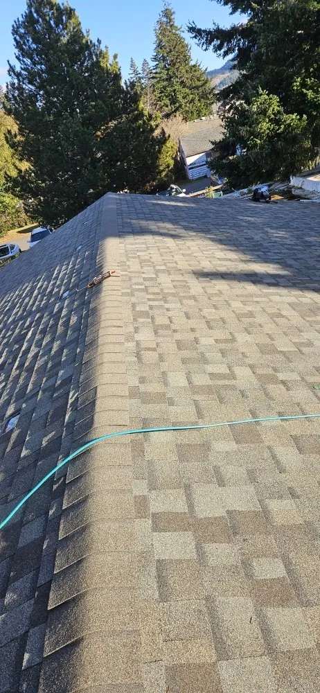 Slide of Alvarez Roofing and Construction