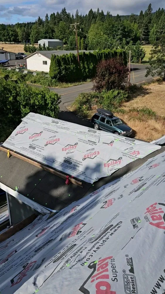 Slide of Alvarez Roofing and Construction