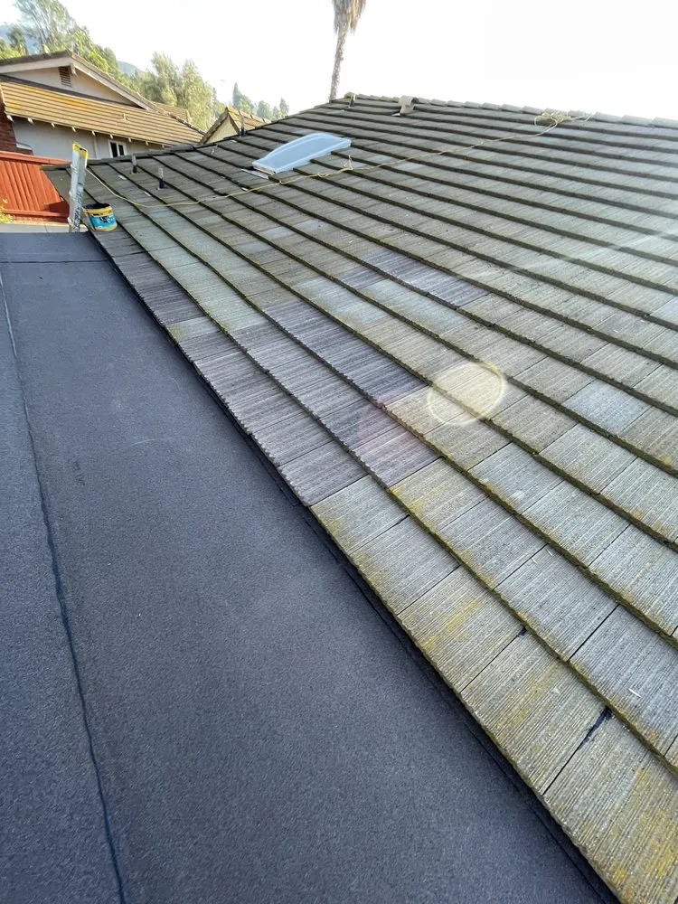 Slide of Alvarez Roofing