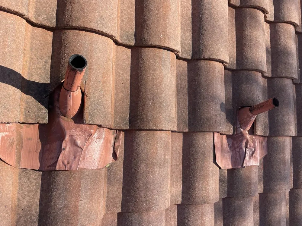 Slide of Alvarez Roofing