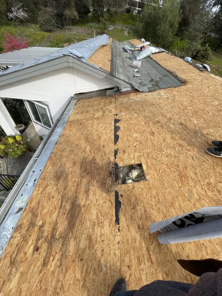 Slide of Alvarez Roofing