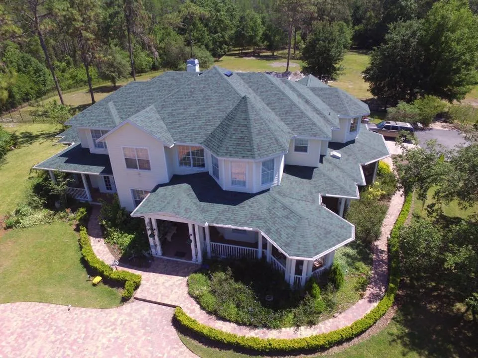 Slide of Alvarez Roofing