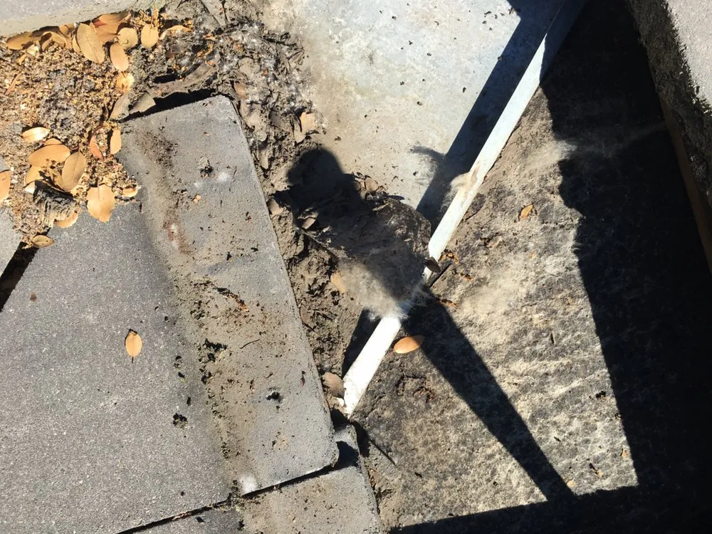 Slide of Alvaro's Roofing