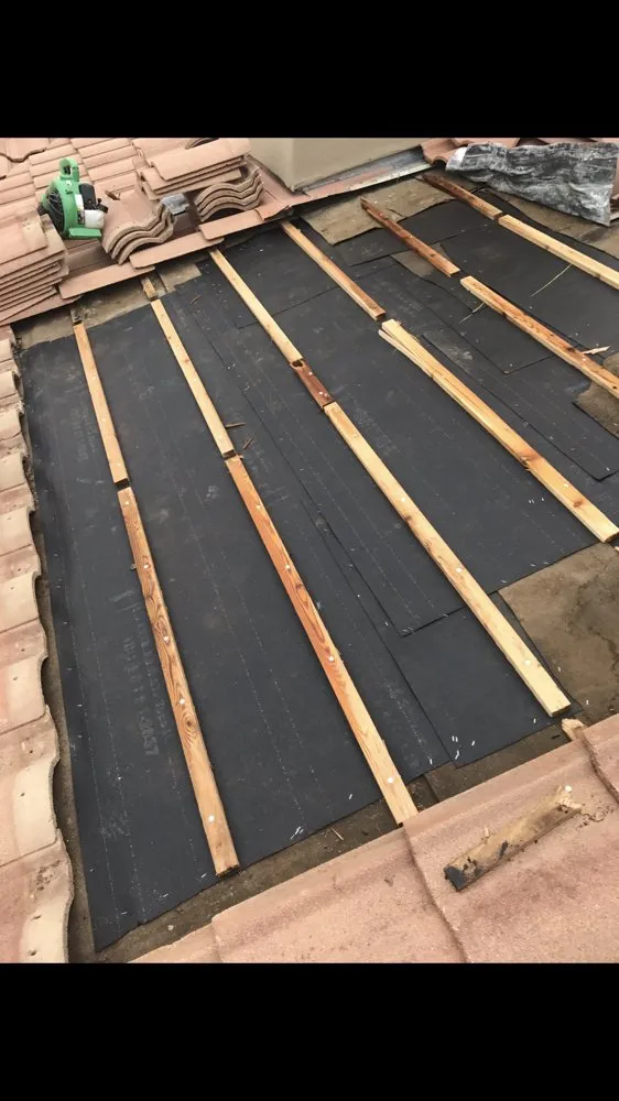 Slide of Alvaro's Roofing