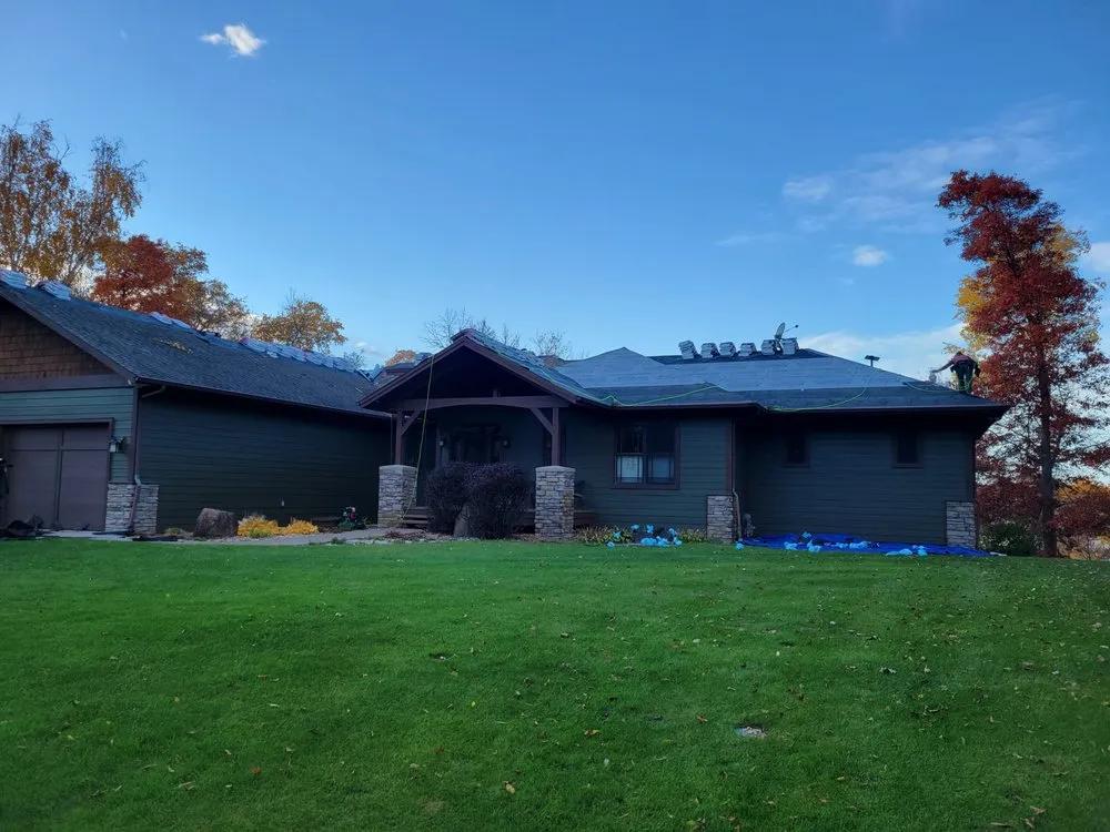 Slide of A&M Roofing