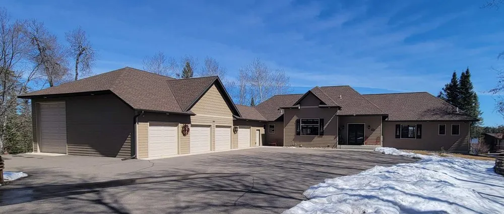 Slide of A&M Roofing