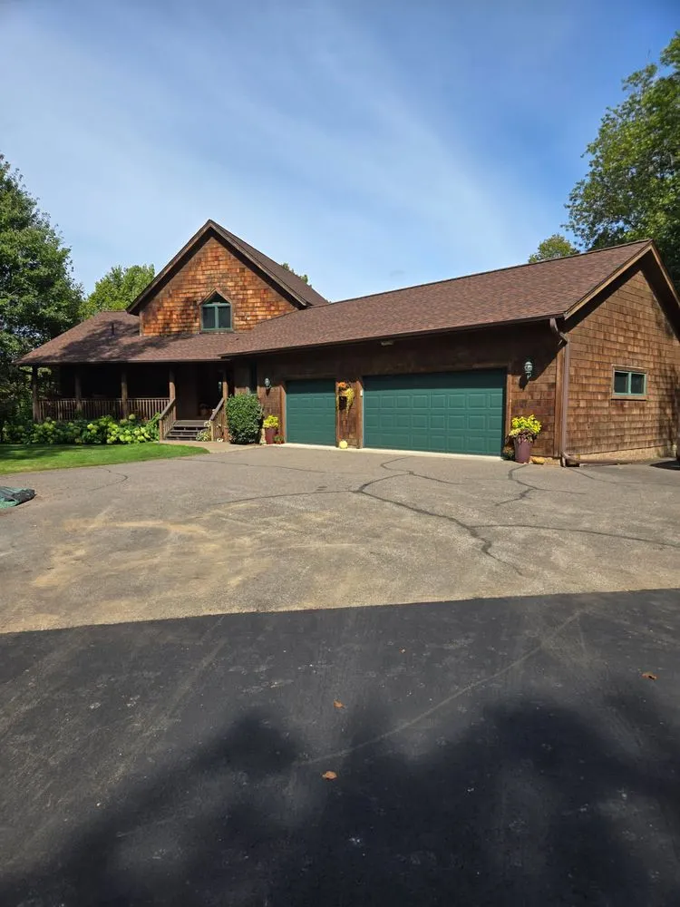 Slide of A&M Roofing