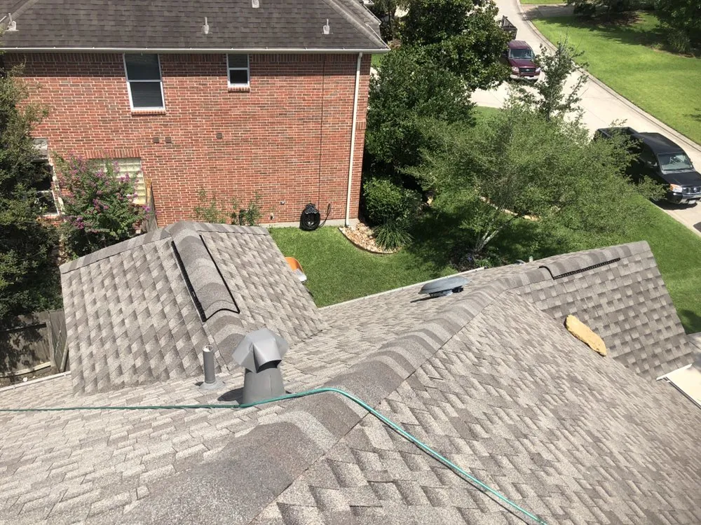 Slide of A&M Roofing