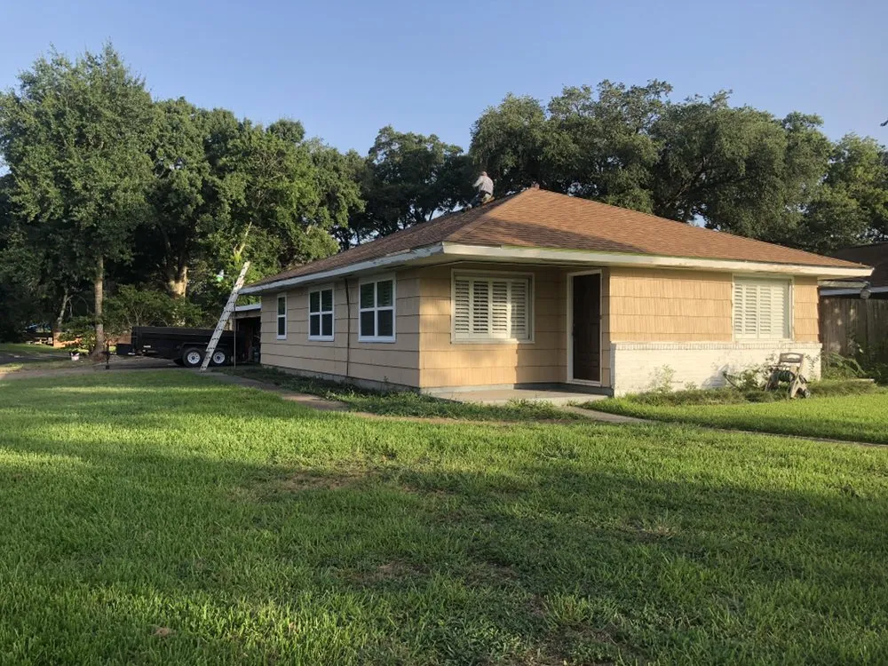 Slide of A&M Roofing