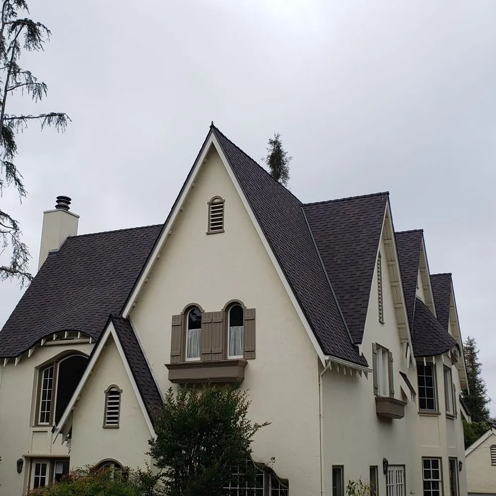 Slide of A&M Roofing