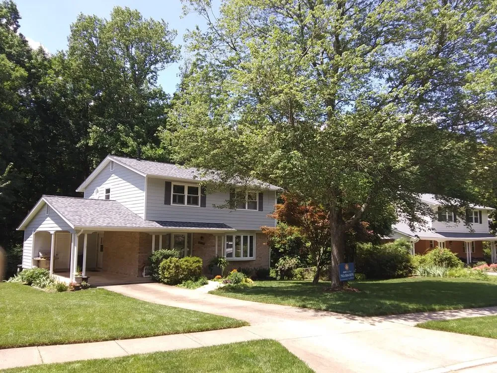 Slide of A&M Roofing