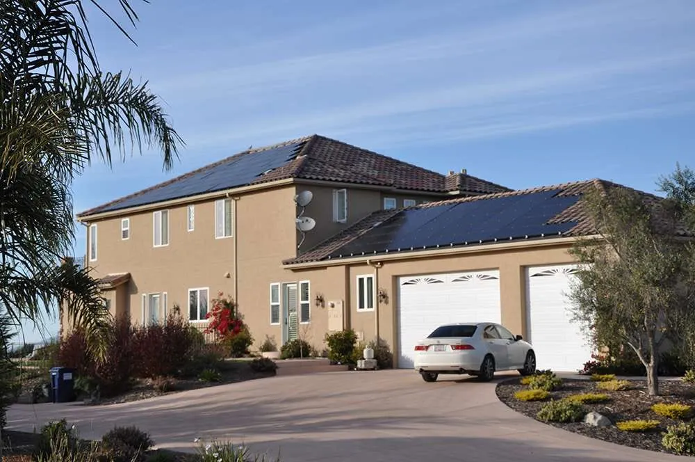 Slide of AM Sun Solar & Roofing