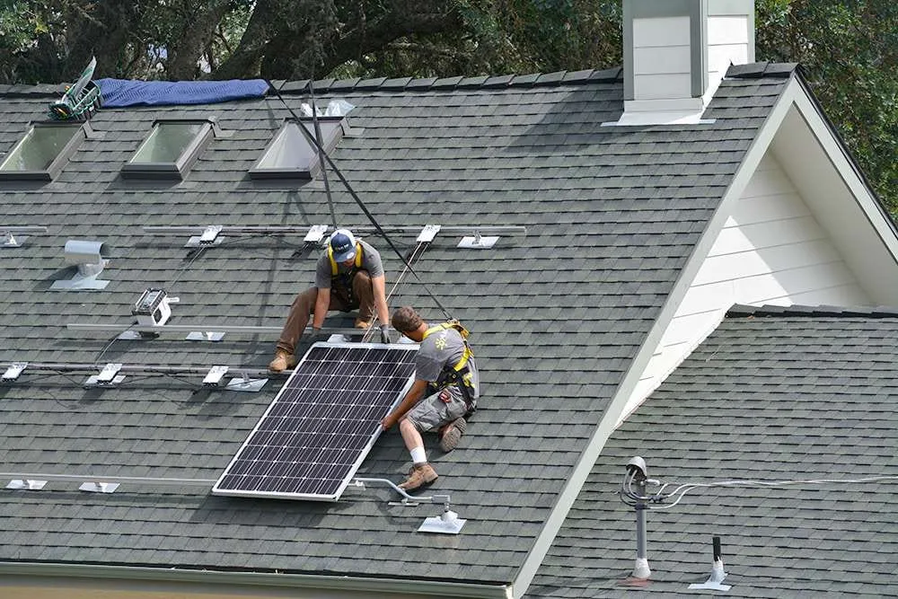 Slide of AM Sun Solar & Roofing