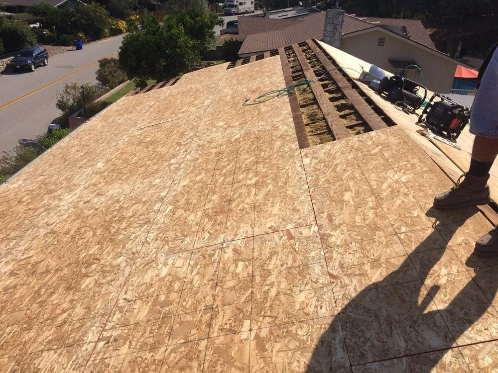 Slide of Ambriz Roofing