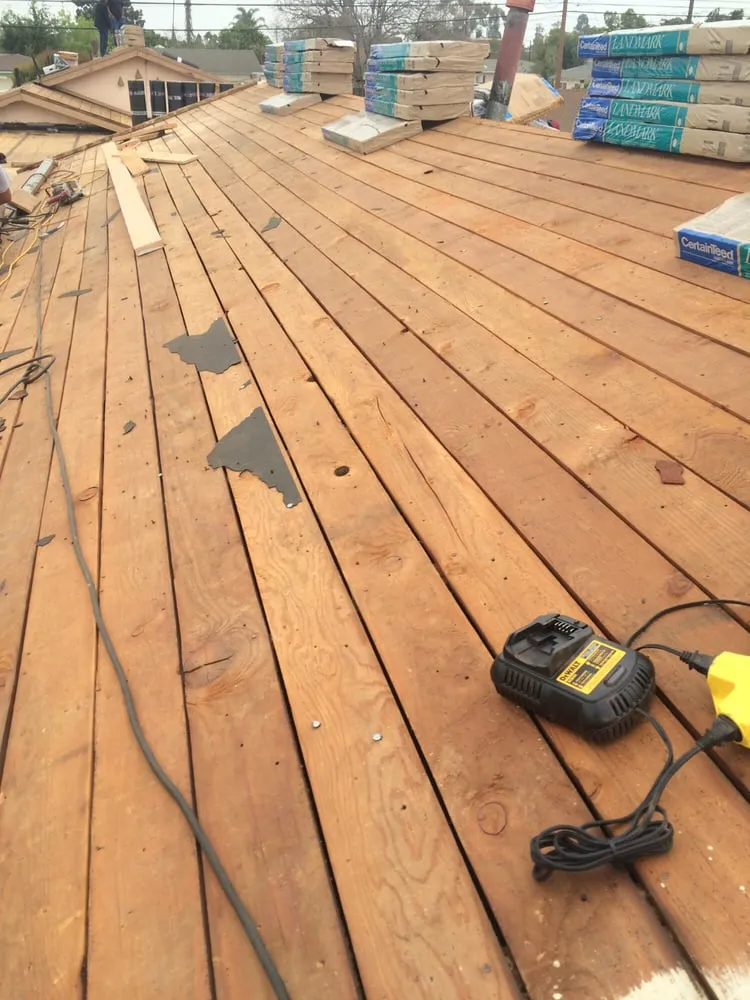 Slide of Ambriz Roofing