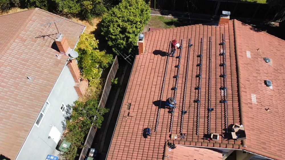 Slide of American Array Solar and Roofing