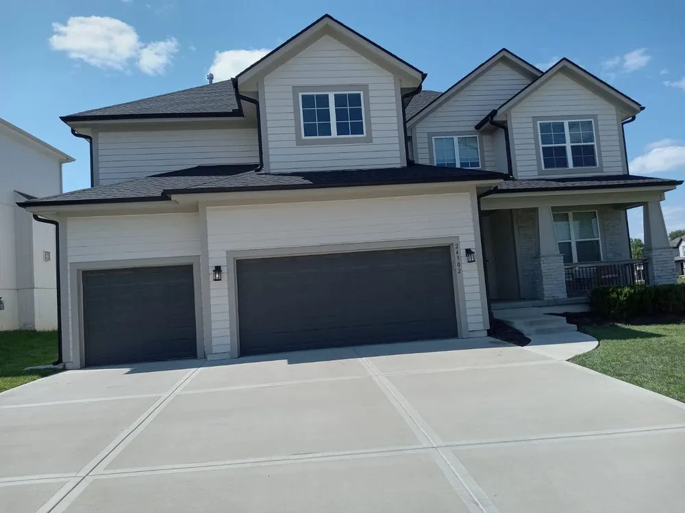 Reliable roof leak repair for fast service in Stewartsville, MO by American Patriots Roofing