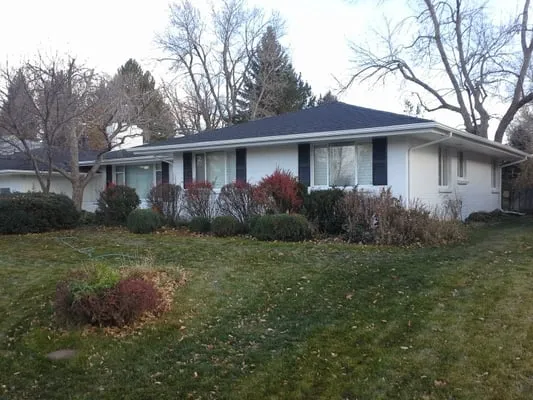 American Premier Exteriors Logo