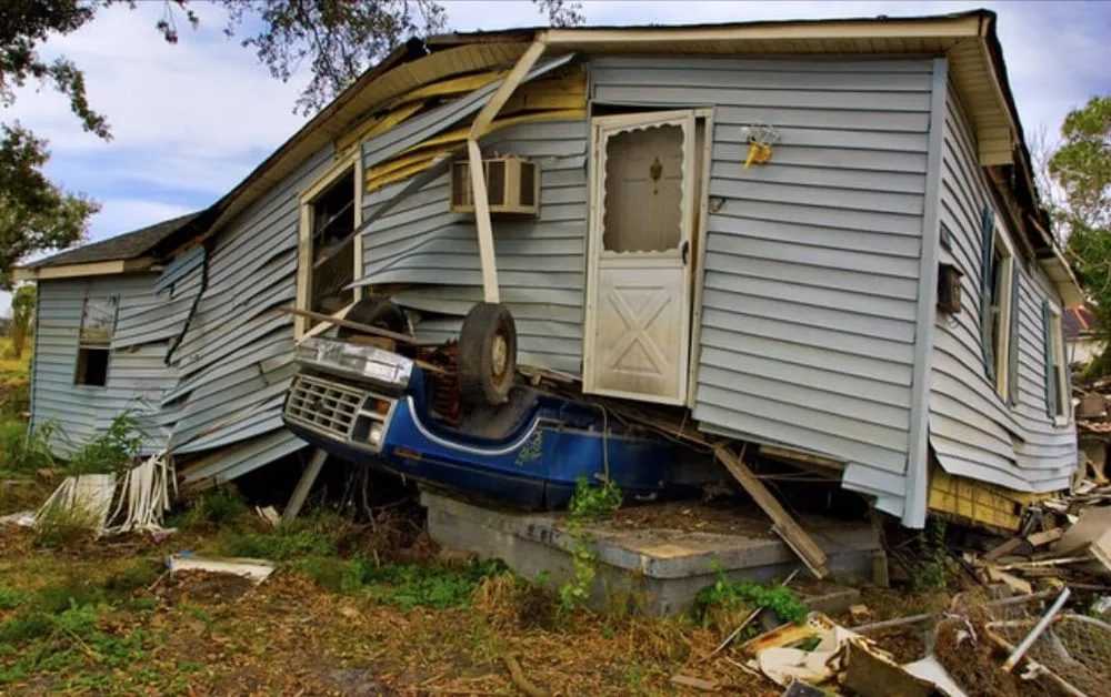 Expert roof leak repair experts serving Cortland, NE - American Restoration & Remodeling
