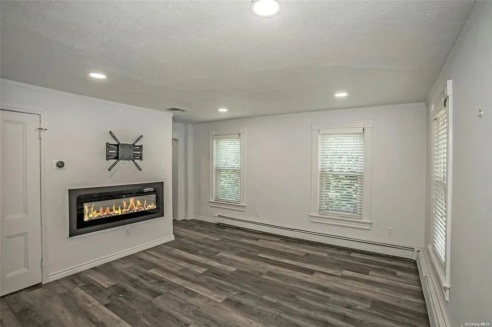 Slide of American Standard Roofing & Construction